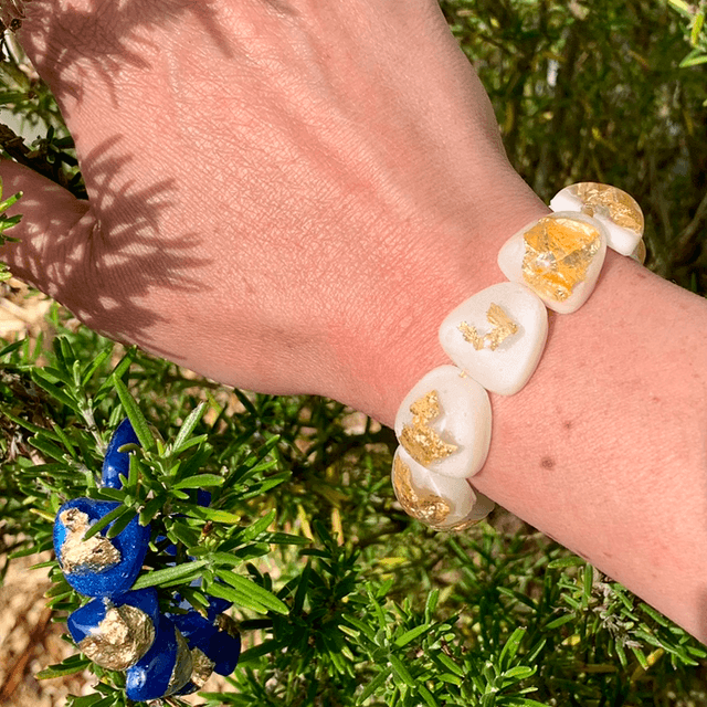 Bracelet Galets - Blanc nacré et feuilles d’or 